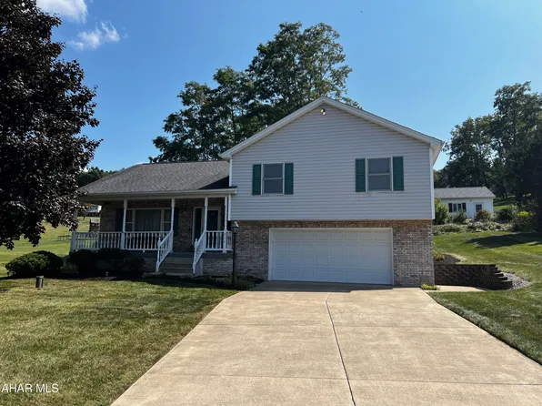 236 Bonnie Ln, Hollidaysburg, PA 16648