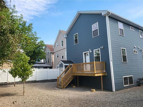4th image of 729 Potters Ave
