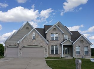 1502 Hunters Meadow Dr, O'Fallon, MO 63366