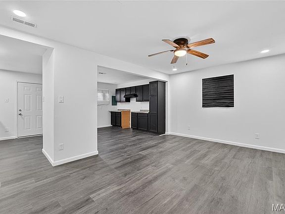 3rd image of 2412 Mousette Ln