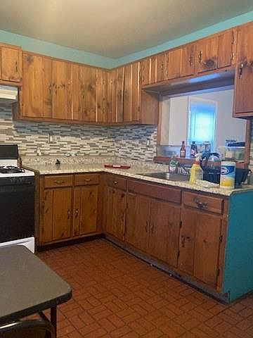 1st image of 160 Front St #2