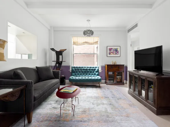 150 East 49th Street image 1 of 10