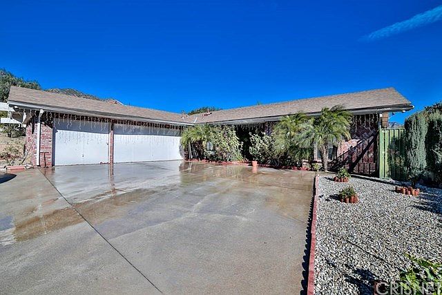 1st image of 13766 De Foe Ave