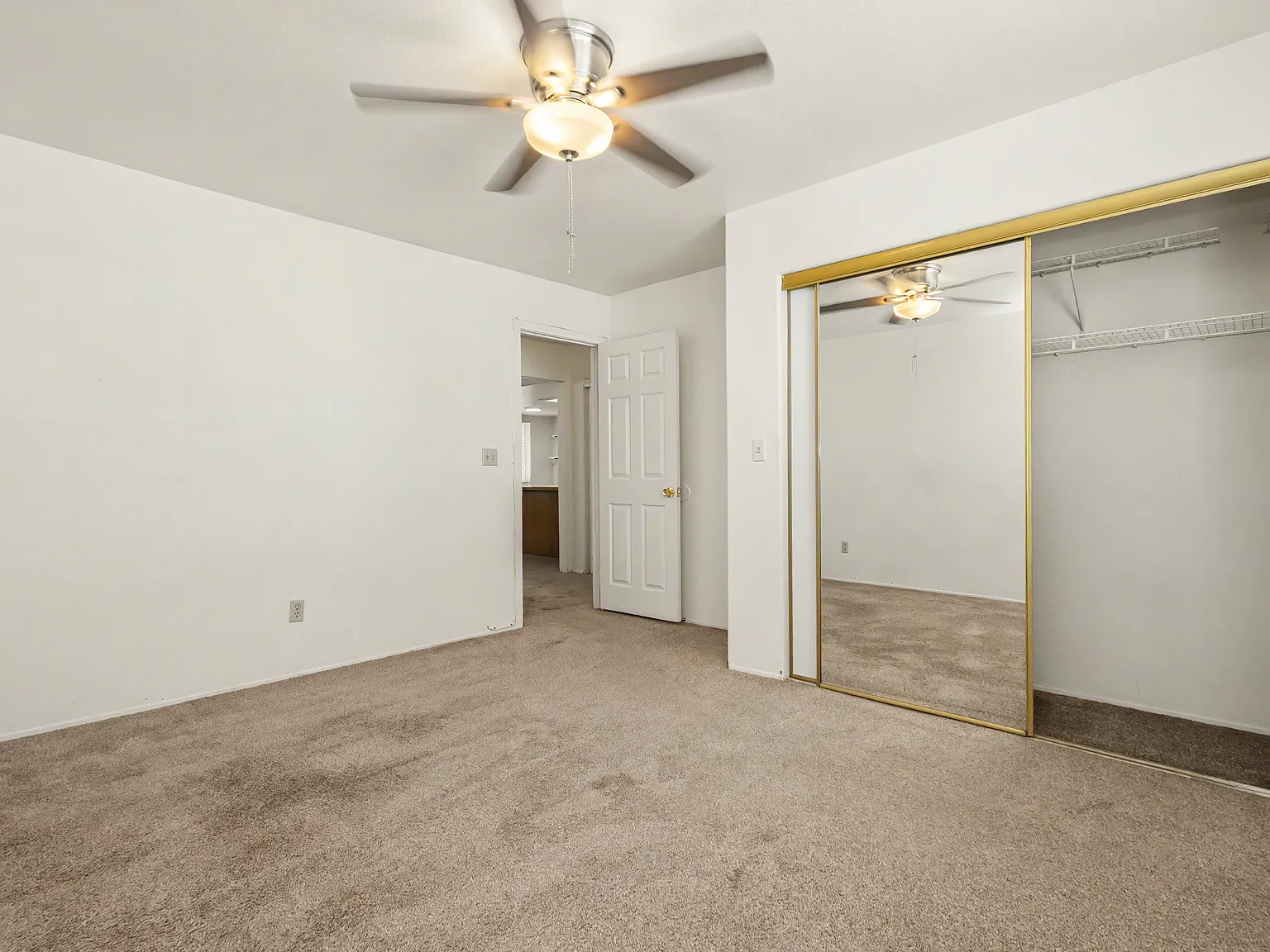 2 bed, 969 sqft, $1,289 — Photo 1