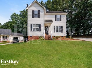 136 Wood Bend Ct, Clayton, NC 27520