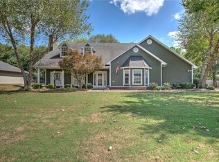 1844 N Buckley Dr, Fayetteville, AR 72701