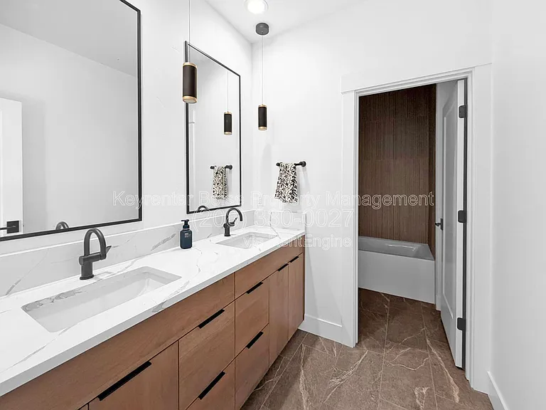 891 N Gracie Ave — Photo 11