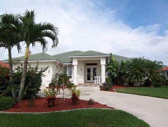 1st image of 482 Monaco Dr