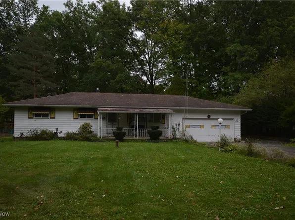 9073 Pleasant View Dr, Northfield, OH 44067