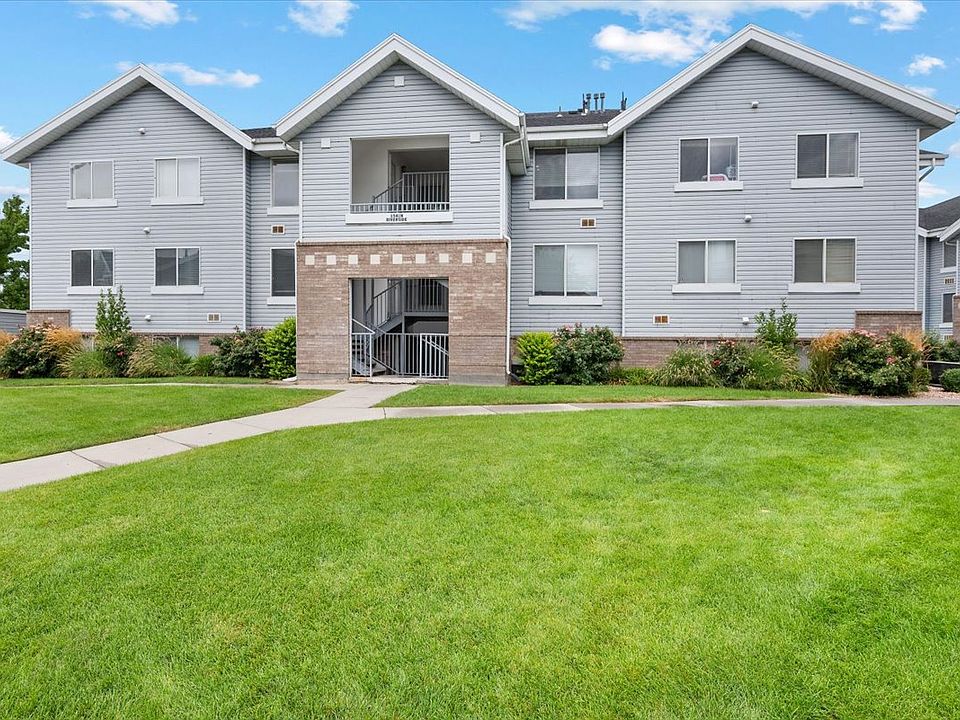 1st image of 1541 N Riverside Ave #18