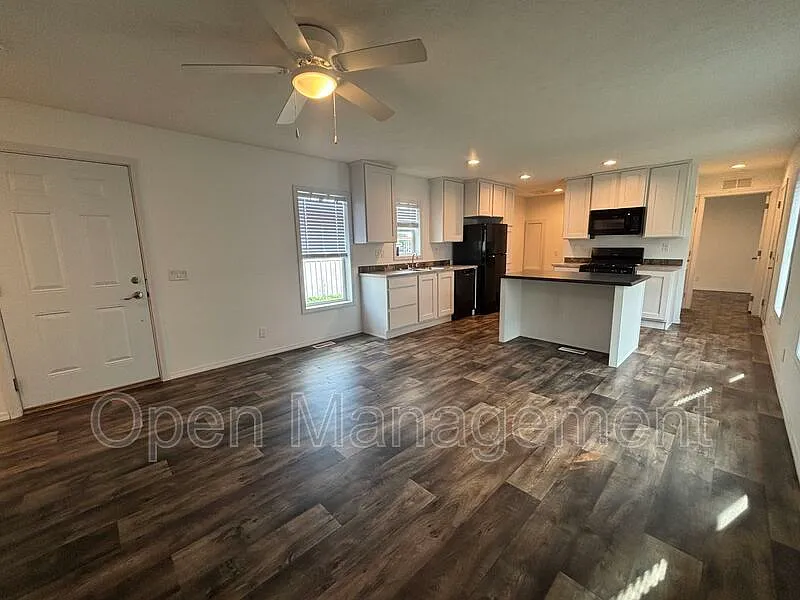 2 bed, 2.0 bath, 960 sqft, $1,079 — Photo 2