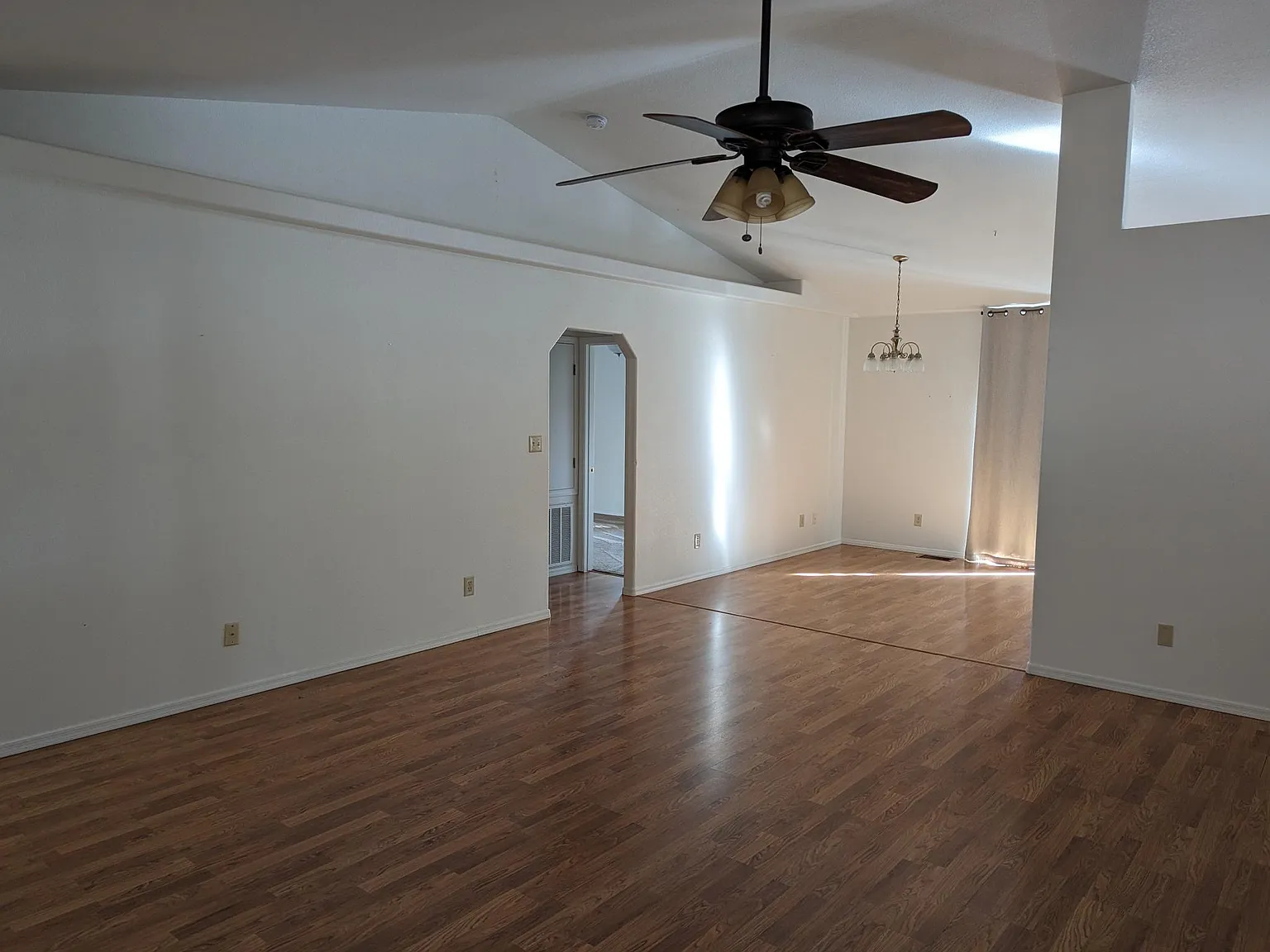 3 bed, 1504 sqft, $2,400 — Photo 2