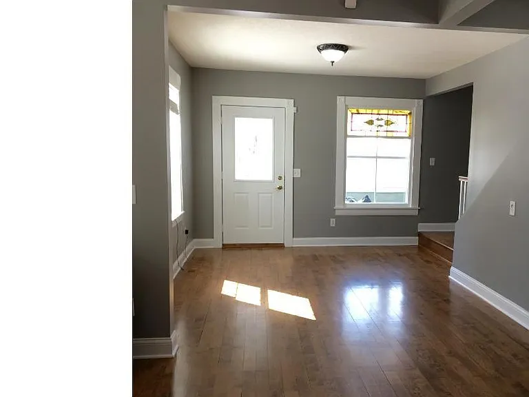 2111 3rd St NE — Photo 2
