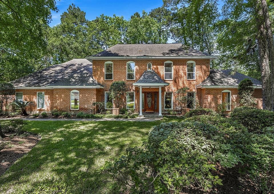1st image of 2903 Valley Manor Dr