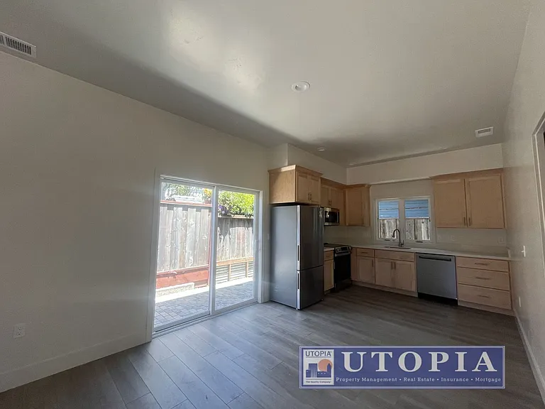528 Dufour St #A — Photo 2