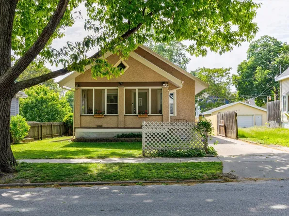 2206 E 13th St, Des Moines, IA 50316