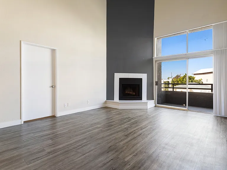 1626 Malcolm Ave — Photo 12