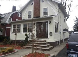 1019 Kingsland Ln, Fort Lee, NJ 07024