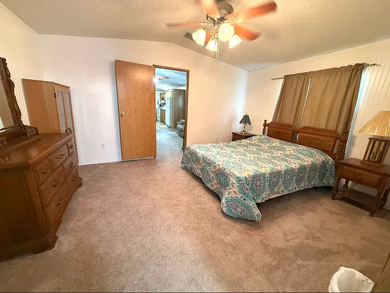 6044 Perry Ln — Photo 6