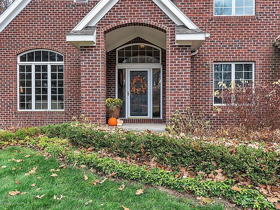 5th image of 3625 Duxbury Ln