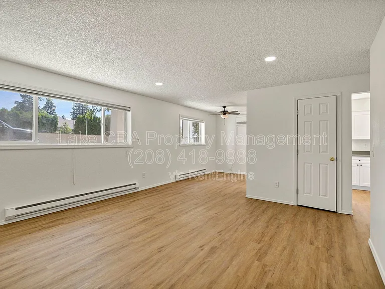 205 E Boise Ave #B — Photo 3