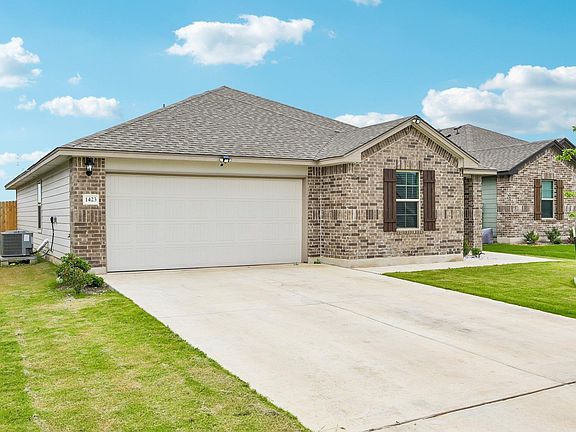 3rd image of 1423 Athan Dr