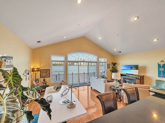 2nd image of 35 Lydia Dr