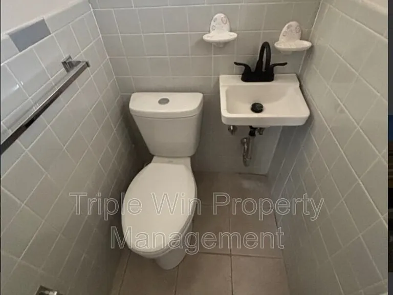 7932 La Belle St — Photo 9