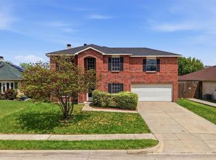 1400 Blazing Star Trl, Burleson, TX 76028