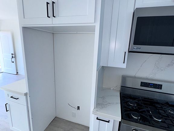 5th image of 1010 Orange Grove Ave APT D