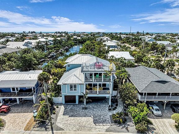 2nd image of 303 S Bay Blvd