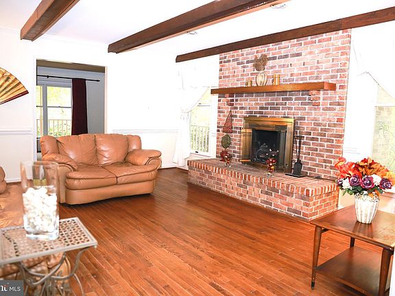 4th image of 6024 River Forest Dr