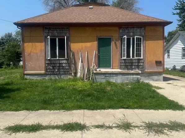 305 S Park Ave, Eagle Grove, IA 50533