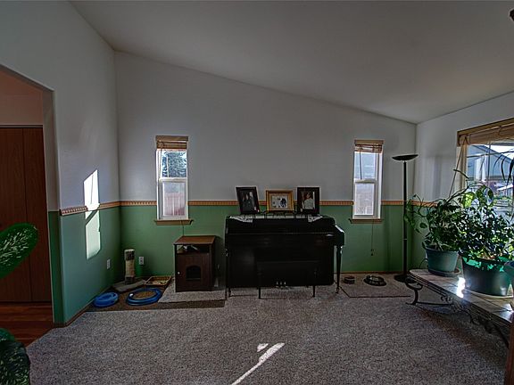 4th image of 1440 Milbanke Dr SE