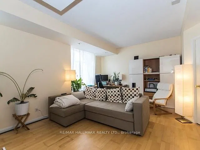 South Beach Marina Townhomes — Photo 4
