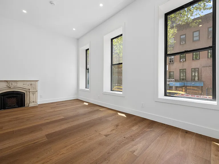 233 E 60th St #1 — Photo 19