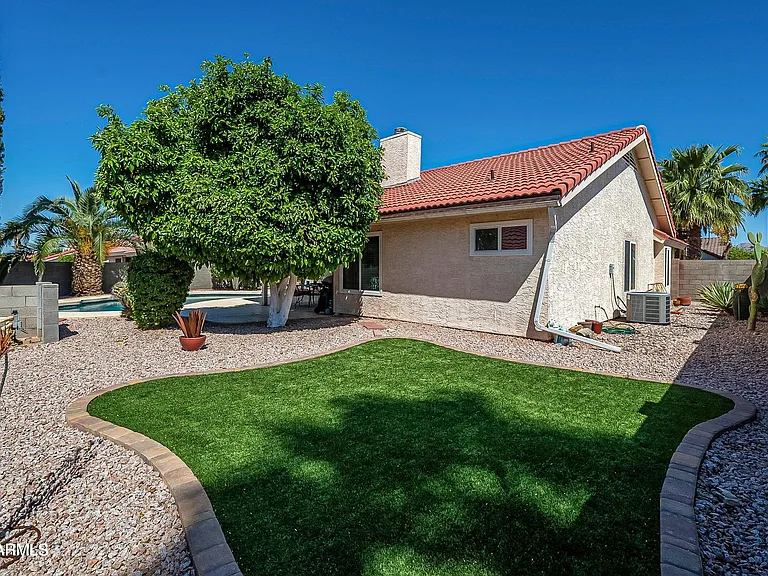 11055 E Clinton St — Photo 38