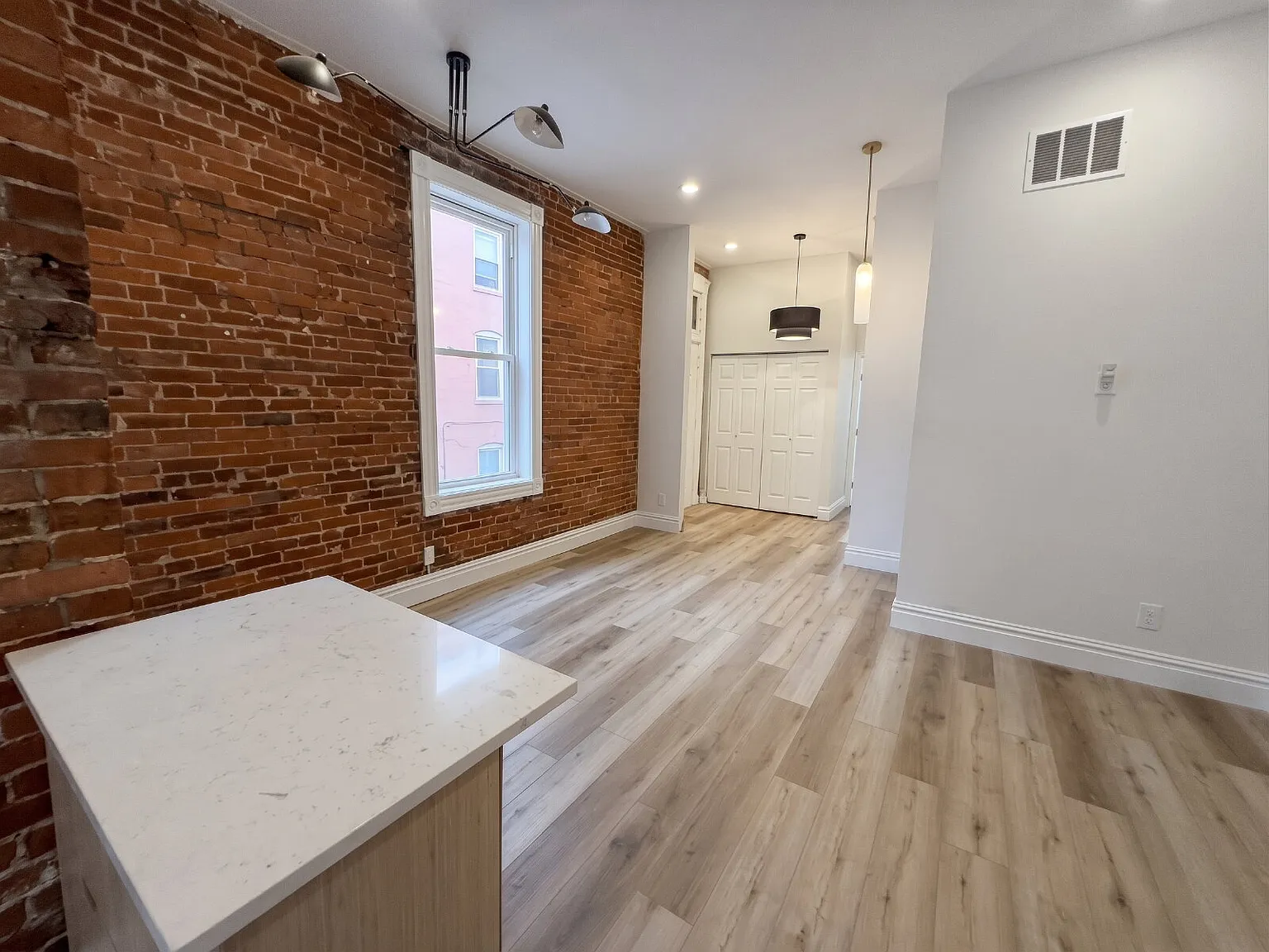1 bed, 1.0 bath, 1000 sqft, $1,000 — Photo 4