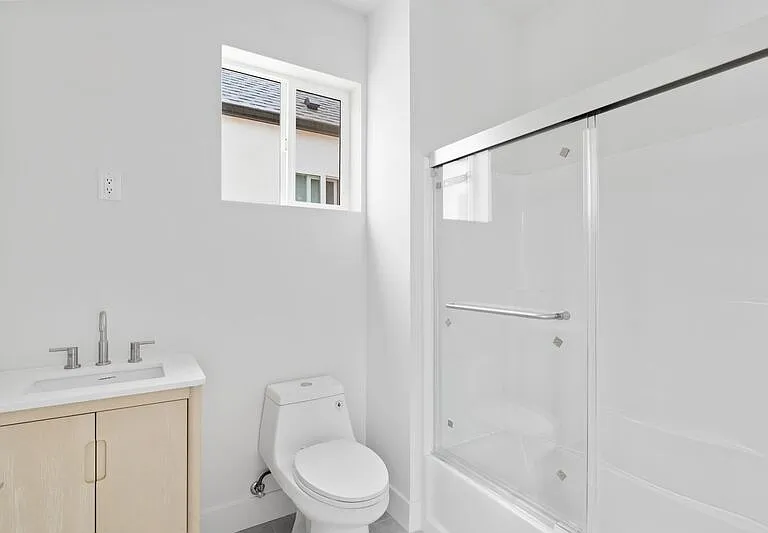 3520 Oak Glen Ln — Photo 16