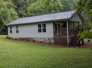 104 Moss Dr, Hayesville, NC 28904