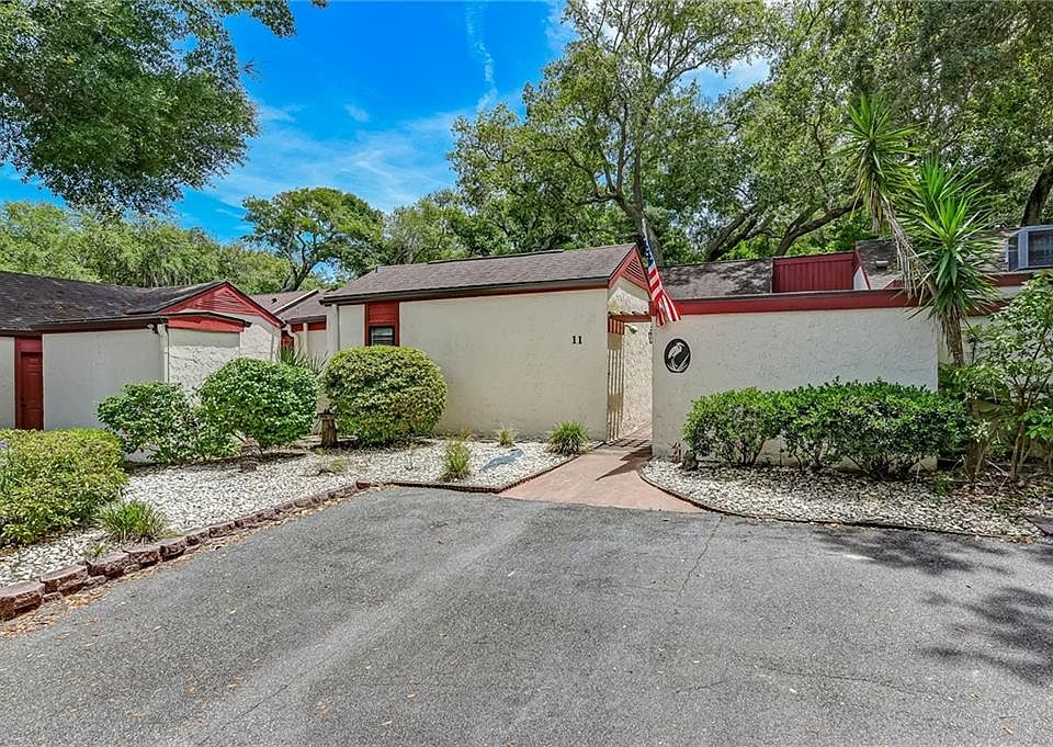 1st image of 11 Zachary Ct