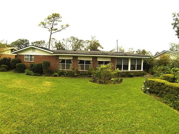 4th image of 1253 Westlawn Dr