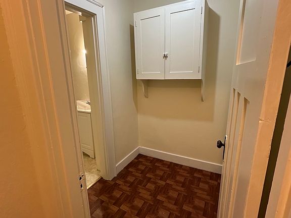 2nd image of 316 N H St #206