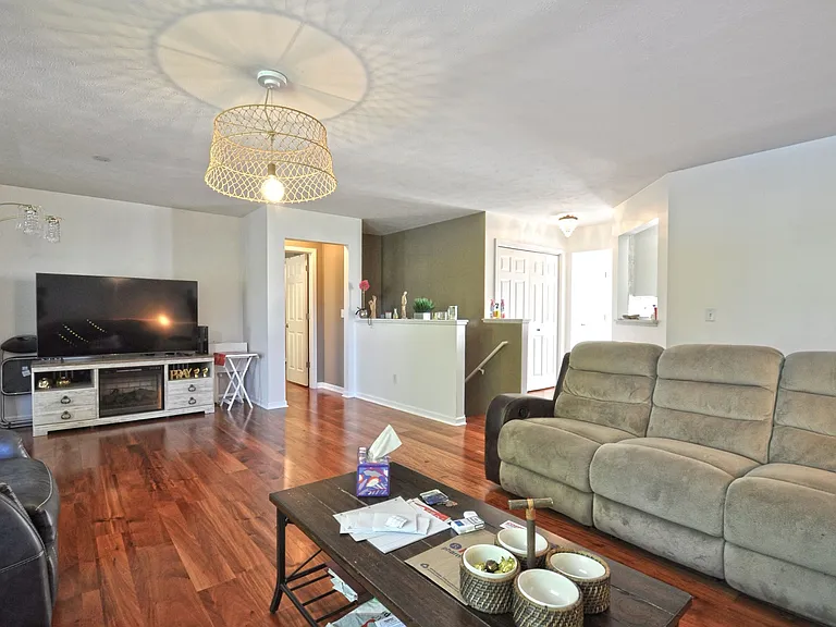 6021 Cottage Cir — Photo 12
