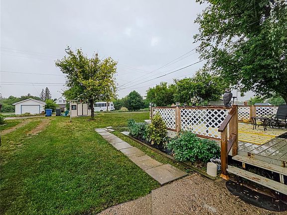 4th image of 424 1st AVENUE E