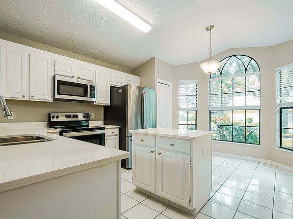 5th image of 1045 Piedmont Oaks Dr
