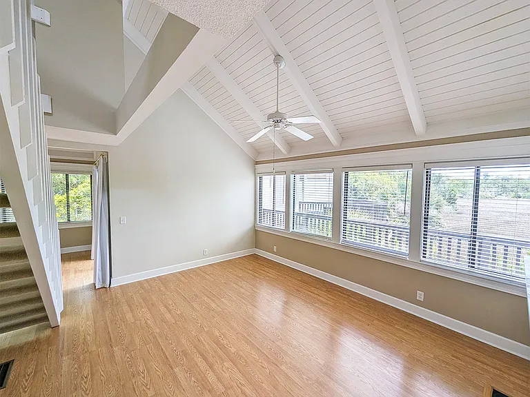 493 Cedar Walk — Photo 8