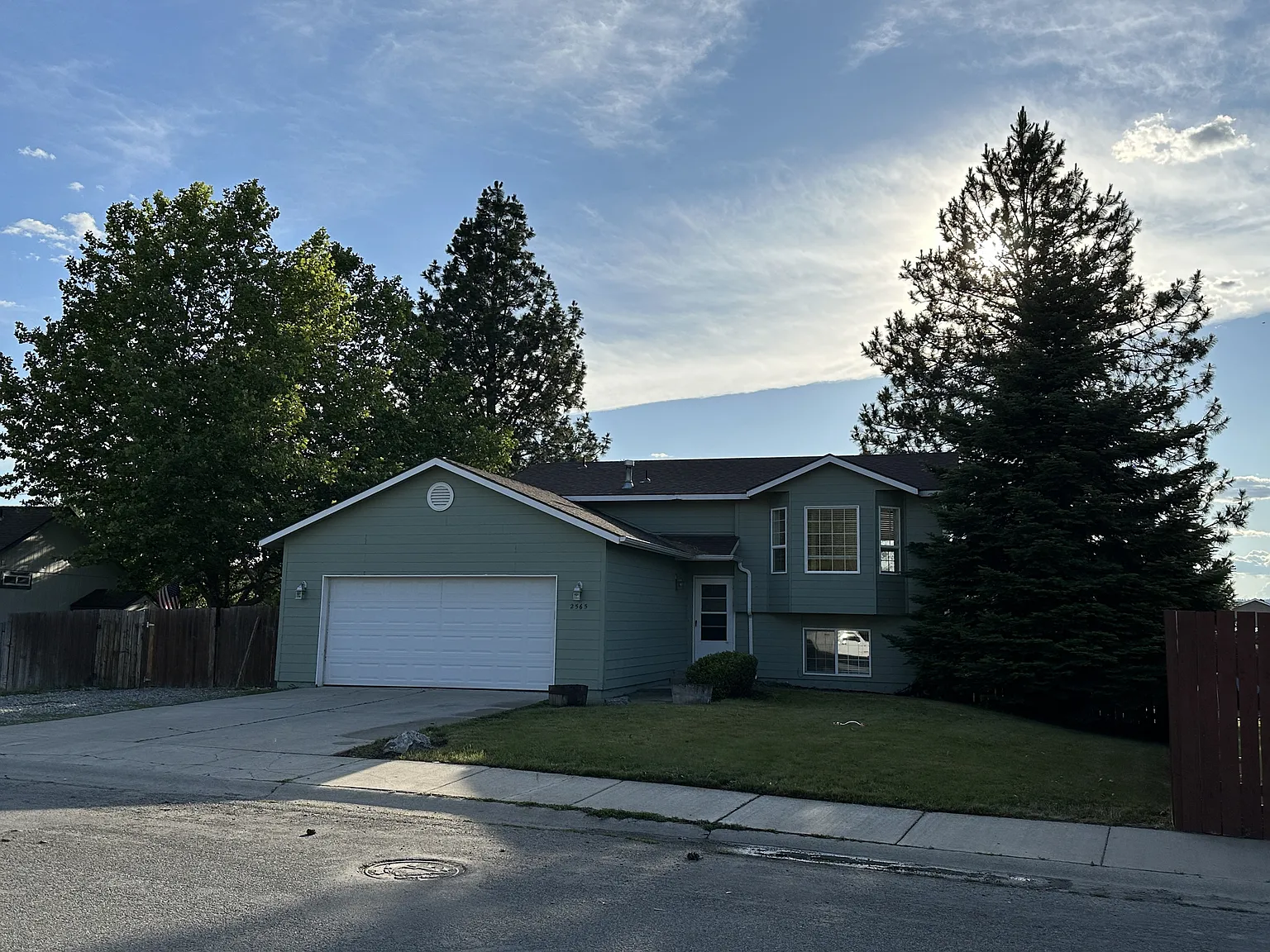 2565 N Stagecoach Dr - 1 — Photo 1