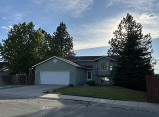 2565 N Stagecoach Dr, Post Falls, ID 83854