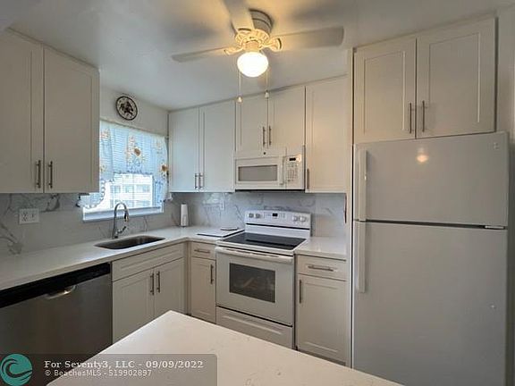 4th image of 8515 Sunrise Lakes Blvd APT 210